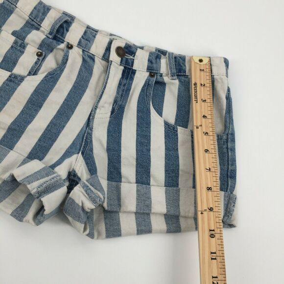 Forever 21 Vertical Striped Denim Rolled Cuffed Shorts Size 25 Blue White XS - Picture 6 of 7